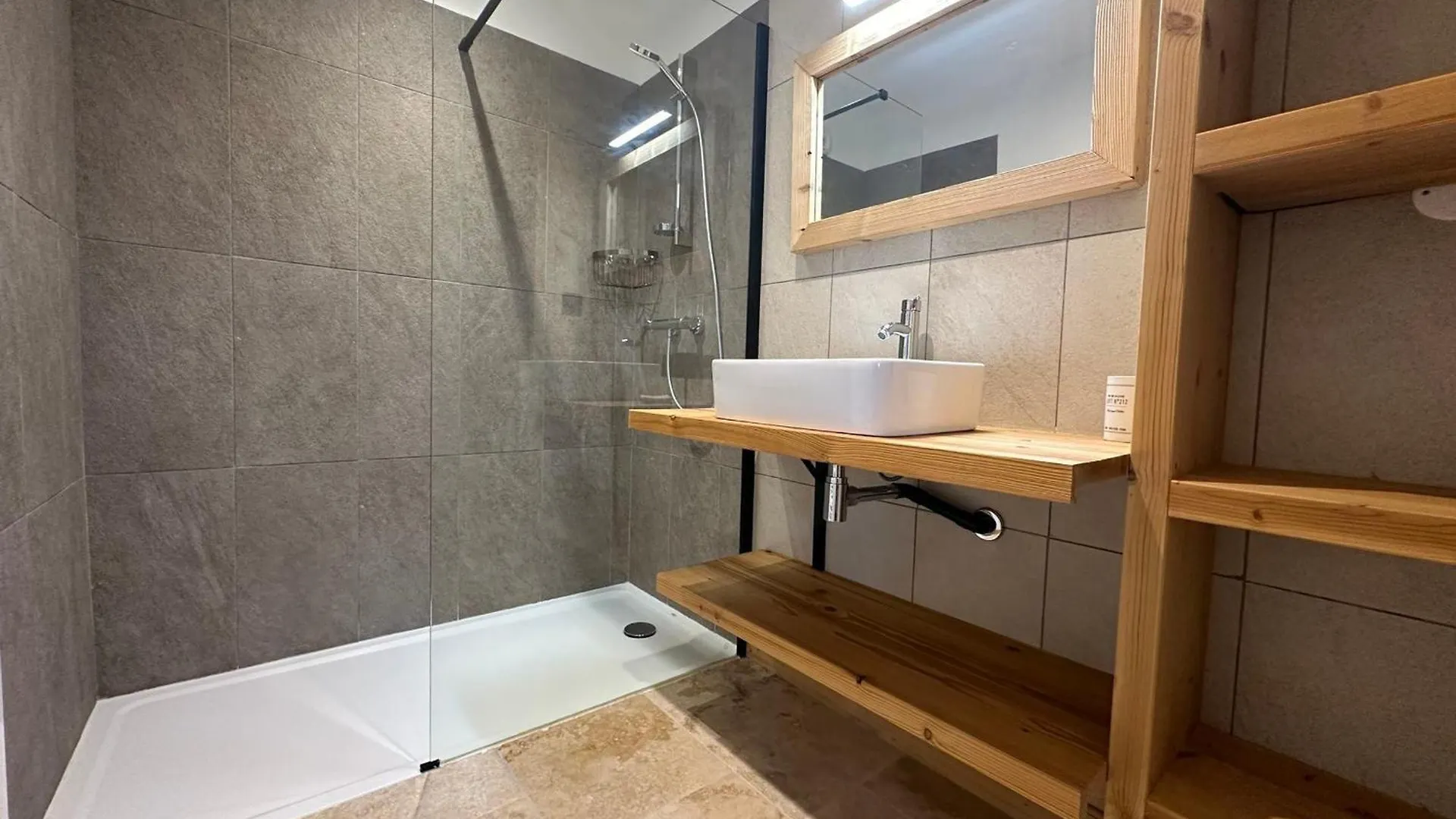 Grand Chalet 5 Chambres, Calme, Proche Commerces, Babyfoot, Appareils Raclette Et Fondue - Fr-1-624-165 Verchaix 0*,  France